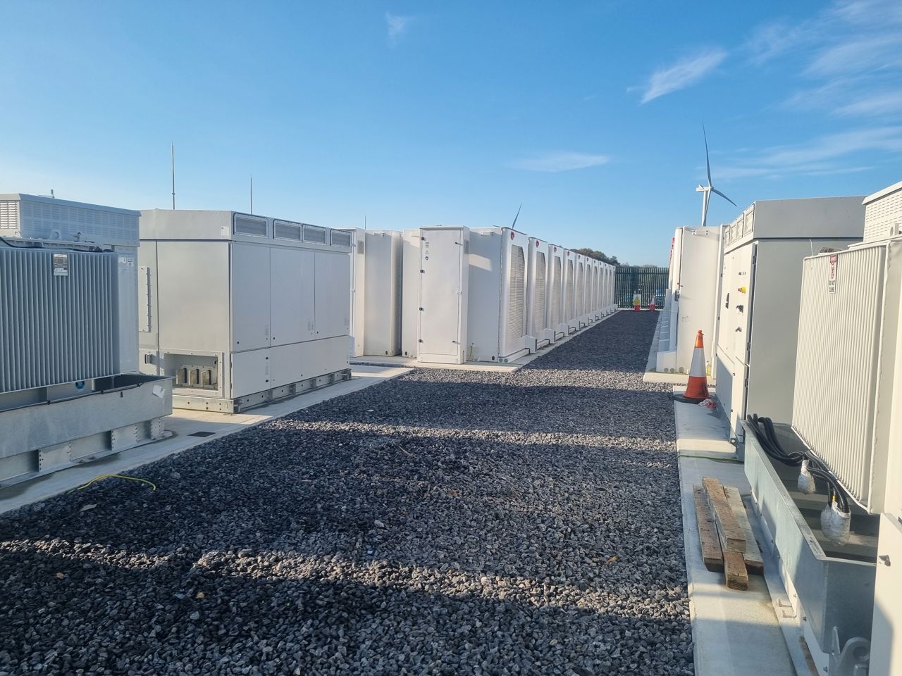 Battery storage untis